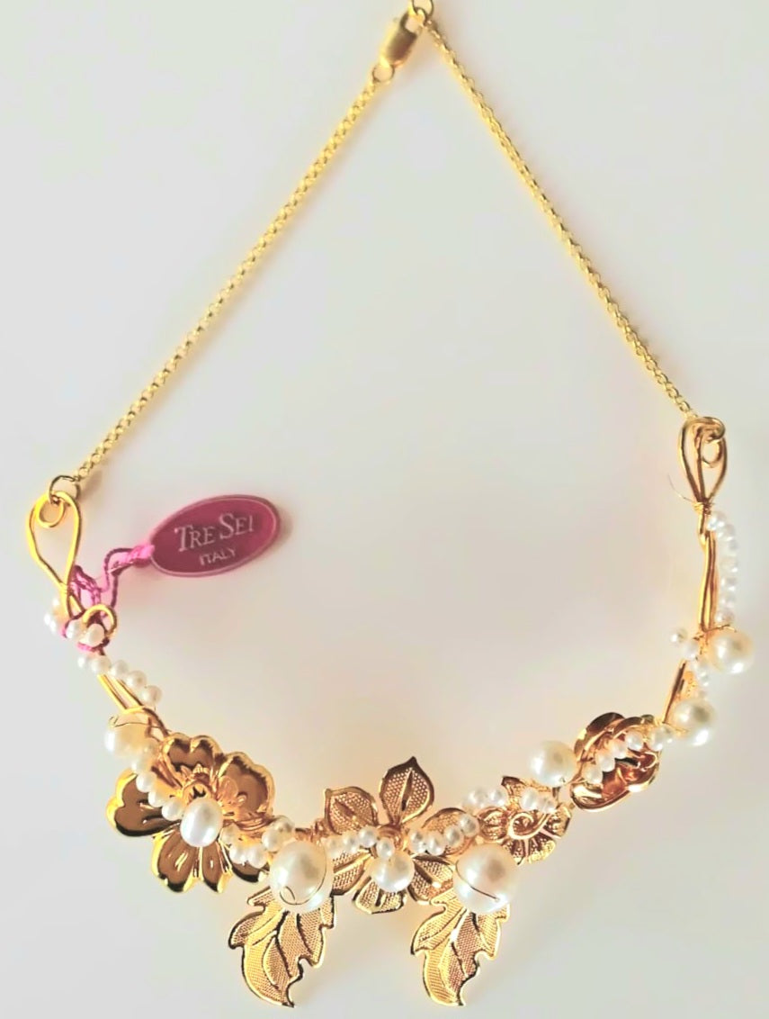 Collana con fiori in argento placato oro